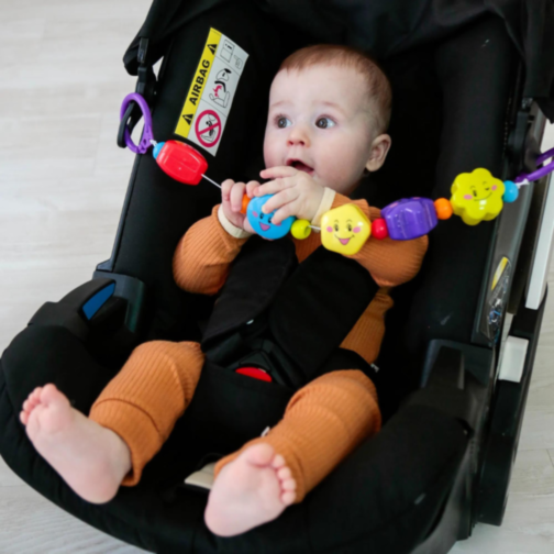 Zornăitoare Agățabilă - Prieteni Veseli cu Forme și Culori