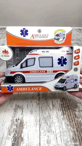 Ambulanța, ocolește obstacole, emite lumini și sunete