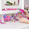 Păpușă Candylocks cu păr colorat pentru coafat – Double Bun