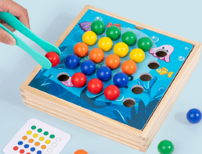 Joc Montessori din Lemn 3 în 1 – Prinde, Sortează și Potrivește Bile Colorate | image