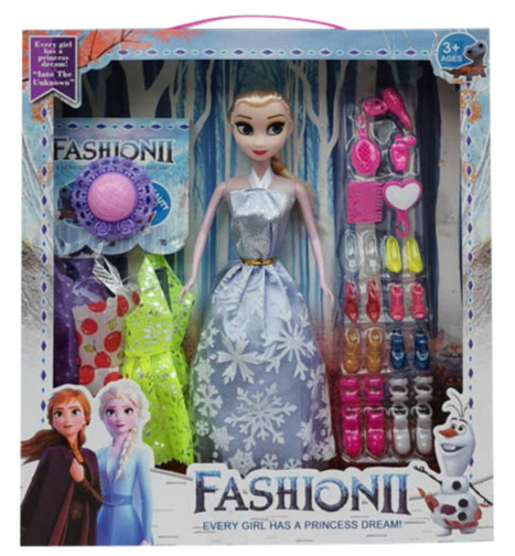 Ana cu 3 Ținute și Colecția de Pantofi
