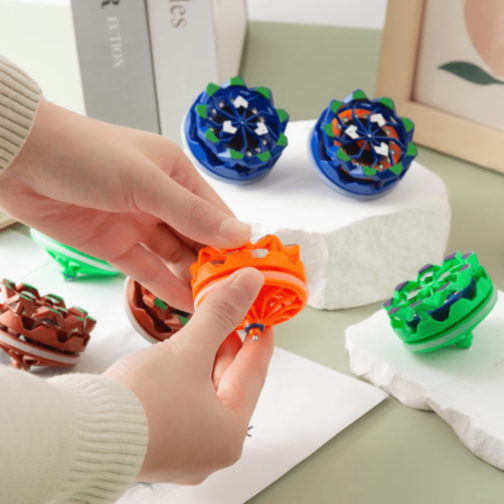 1buc. Titirez cu Lumini și Scântei Magice (culoare aleatorie)