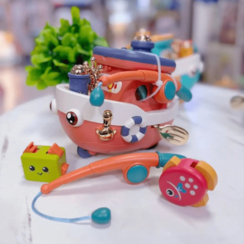 Barcă Interactivă cu Pescuit și Pești Magnetici (culoare aleatorie)