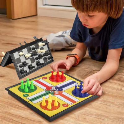 Set 3 în 1 Jocuri de Societate - Șah, Dame și Ludo | image