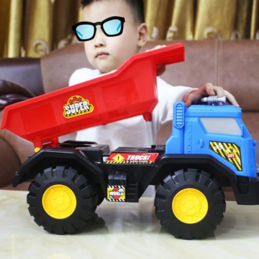 Camion Basculant Mare pentru Construcții