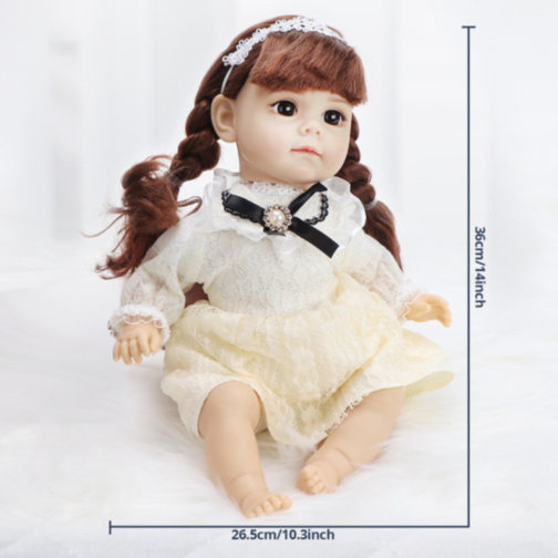Păpușă Reborn cu Rochie Dantelată și Fundiță Elegantă – 36 cm