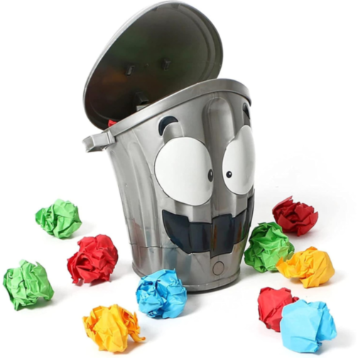 Coș de gunoi interactiv – „Bătaia cu hârtie” pentru copii