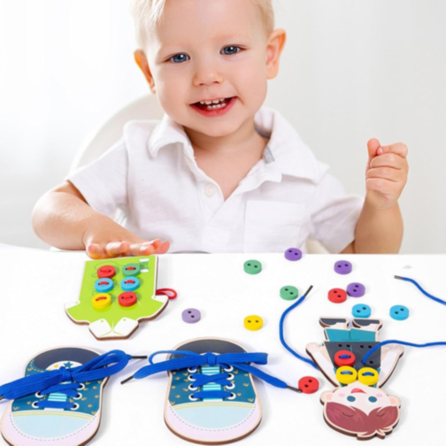 Jucărie Montessori din Lemn – Îmbrăcare și Încheiere Nasturi