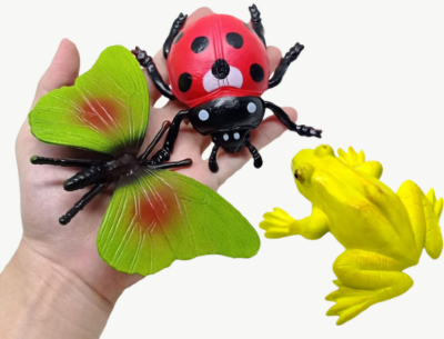Set 6 insecte realiste din plastic – Modele aleatorii | image