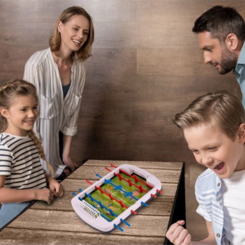 Joc de Fotbal de Masă pentru Copii – Mini Teren cu Jucători și 2 Mingi