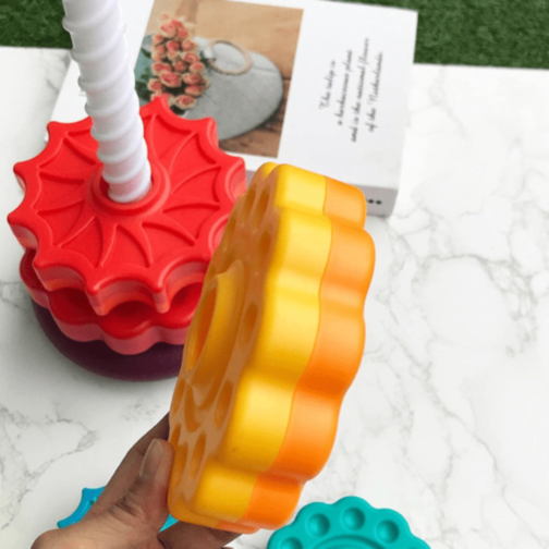 Turn Curcubeu Montessori cu Inele Rotative