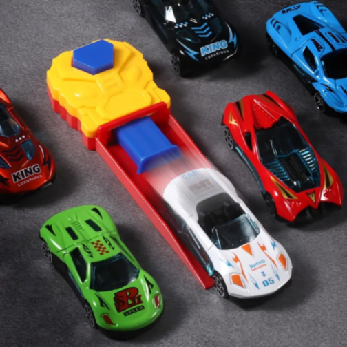 Set Lansator cu 5 Mașinuțe de Curse, Ejectare Rapidă, Joc Interactiv pentru Copii