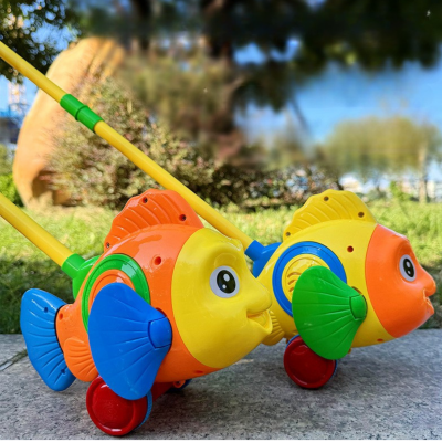 Peștișor Interactiv cu Mâner – Jucărie Colorată pentru Plimbări (culoare aleatorie) | image