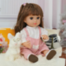 Păpușă Chimi Doll 36 cm cu Salopetă Roz și Păr Lung