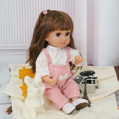 Păpușă Chimi Doll 36 cm cu Salopetă Roz și Păr Lung