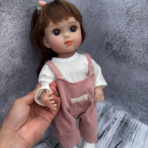 Păpușă Chimi Doll 36 cm cu Salopetă Roz și Păr Lung