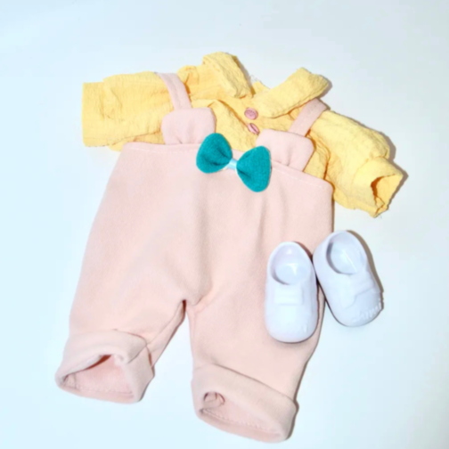 Păpușă Chimi Doll 38 cm cu Salopetă Roz și Păr Lung, Corp Moale din Vinil