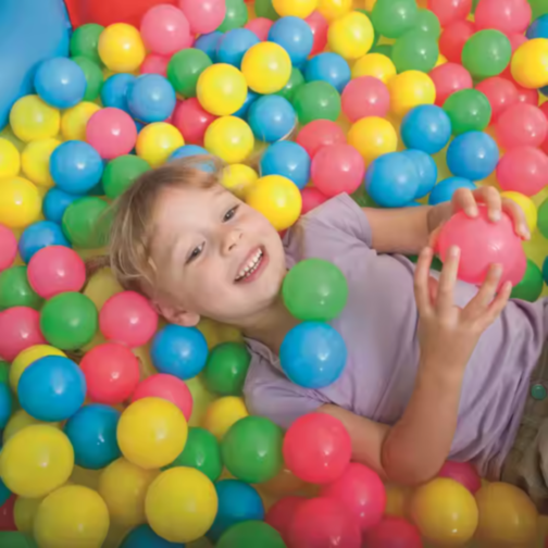 Set 150 de Bile Colorate din Plastic pentru Joacă - 5.5 cm