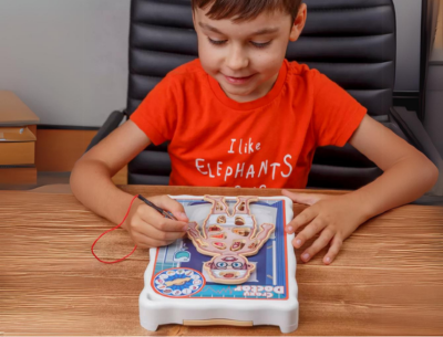 Doctorul Nebun cu Vibrații - Joc Interactiv de Îndemânare | image