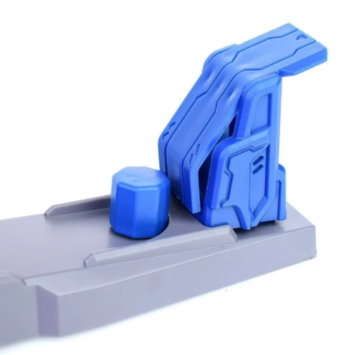 Dronă Zburătoare cu Platformă de Lansare și Mod Competitiv