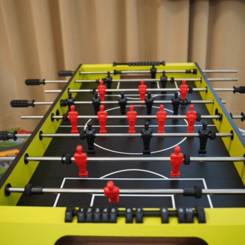 Fotbal de Masă Verde: Joc Interactiv pentru Copii și Adulți