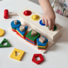 Sortator Montessori din Lemn cu Ciocănel și Forme Geometrice