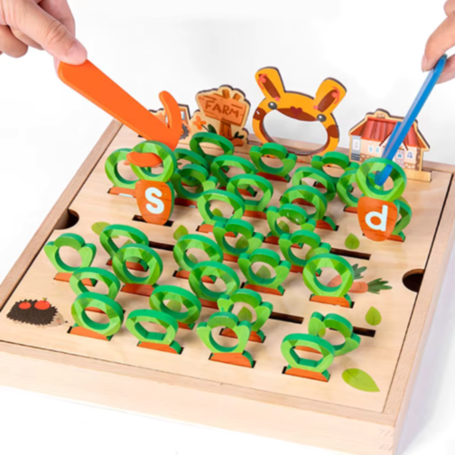 Joc Educativ Montessori din Lemn – Recolta de Morcovi cu Litere și Cifre