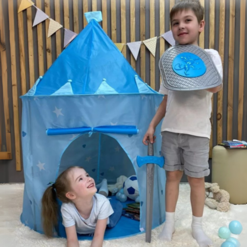 Cort de Joacă Castel Albastru pentru Copii – Aventură și Imaginație Acasă sau în Aer Liber