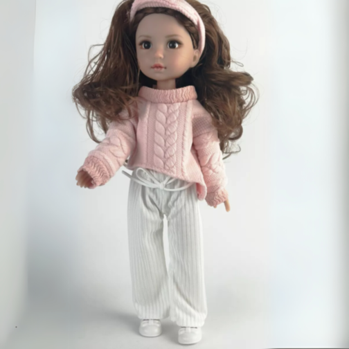 Păpușă Modernă cu Pulover Roz și Pantaloni Albi – 35 cm