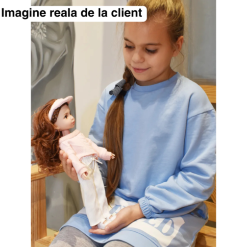 Păpușă Modernă cu Pulover Roz și Pantaloni Albi – 35 cm