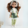 Păpușă în Salopetă Verde cu Volănaș și Bentiță din Dantelă – 35 cm