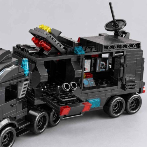 Set construcție City SWAT 585 piese, camion și robot