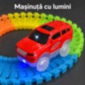 Pistă auto flexibilă fosforescentă cu mașinuță luminoasă inclusă