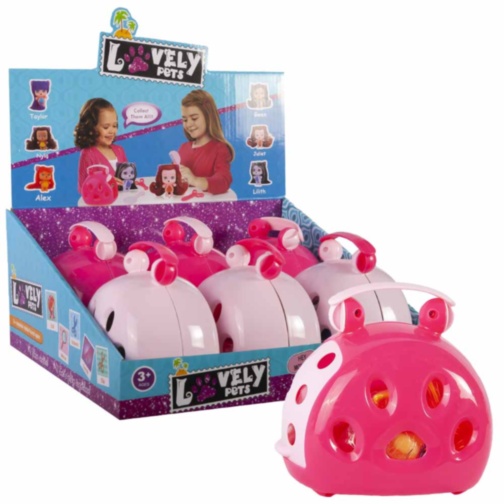 Figurina Vip Pets cu Cușcă de Transport și Set de Îngrijire 